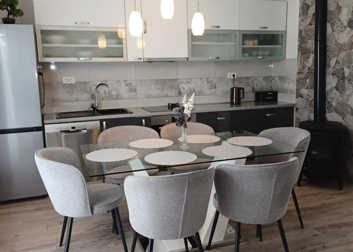 Grdelin Τρογκίρ